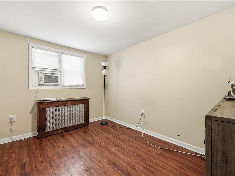 39 Waverly St #1 — Photo 12