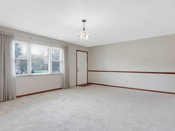 2nd image of 1286 Denbigh Dr