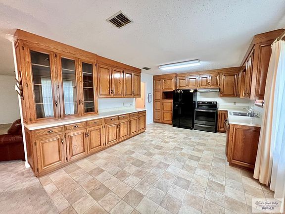 5th image of 142 W Ebano Ct