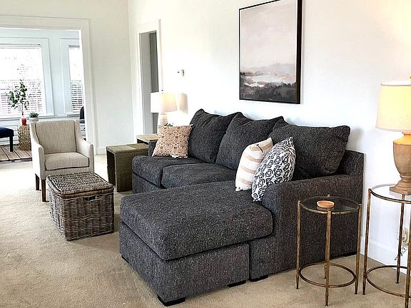 Spacious living & sunroom!
