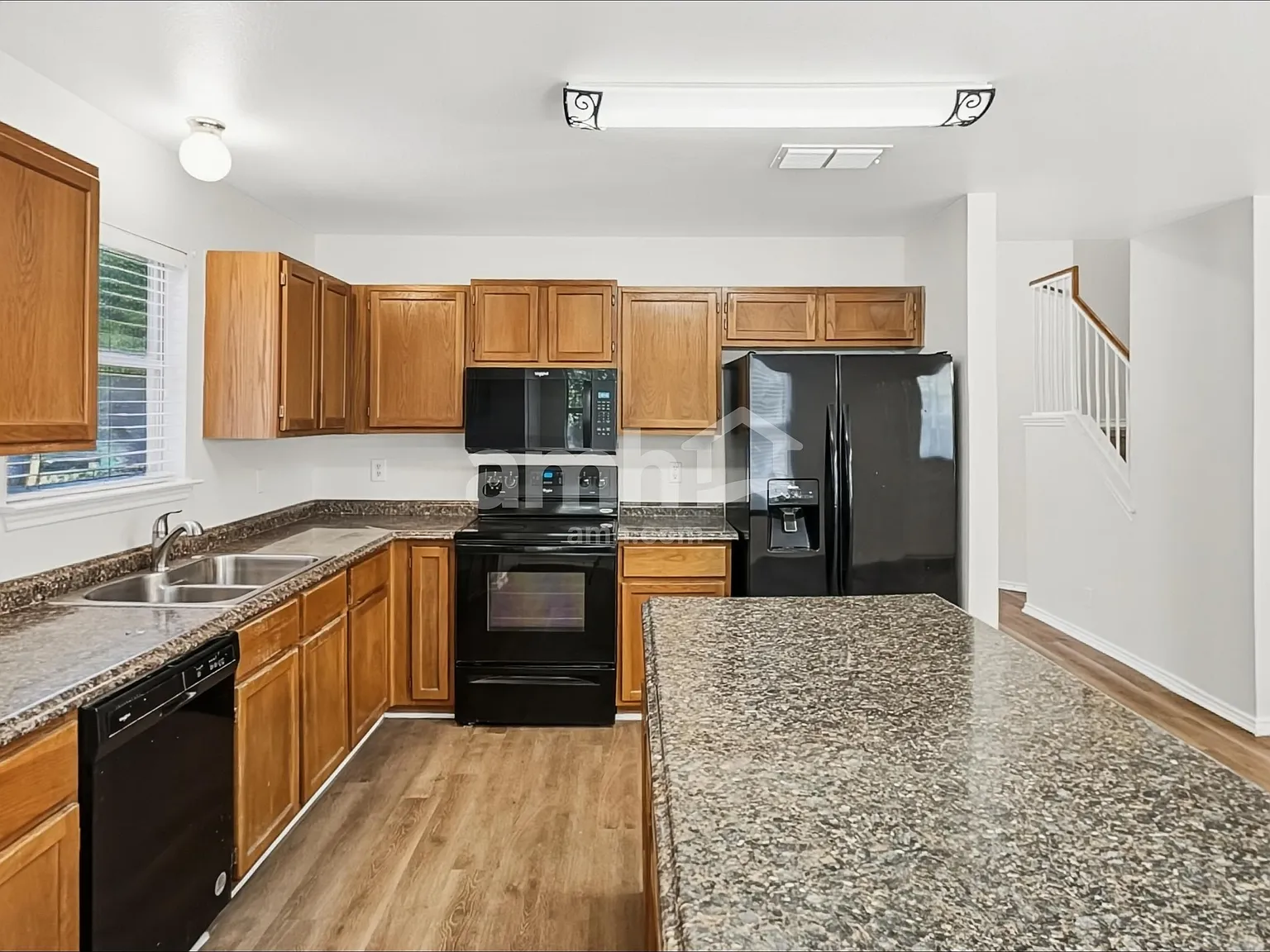 4 bed, 2.5 bath, 2124 sqft, $2,015 — Photo 3