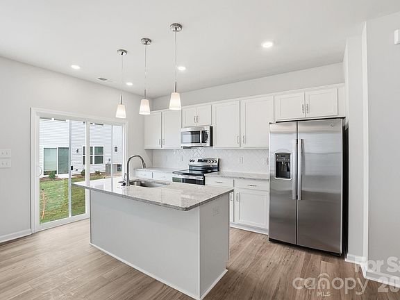 5th image of 2734 Lehigh Rd