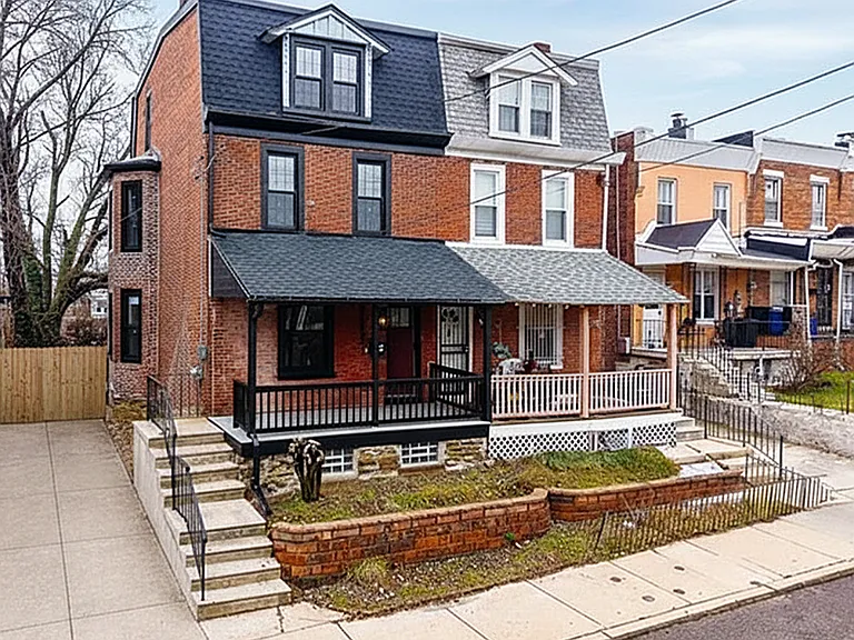 Large twin with a private driveway