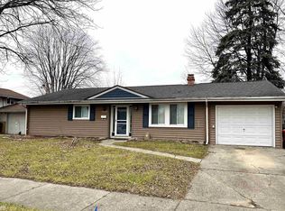 36045 Vaughn Dr, Clinton Township, MI