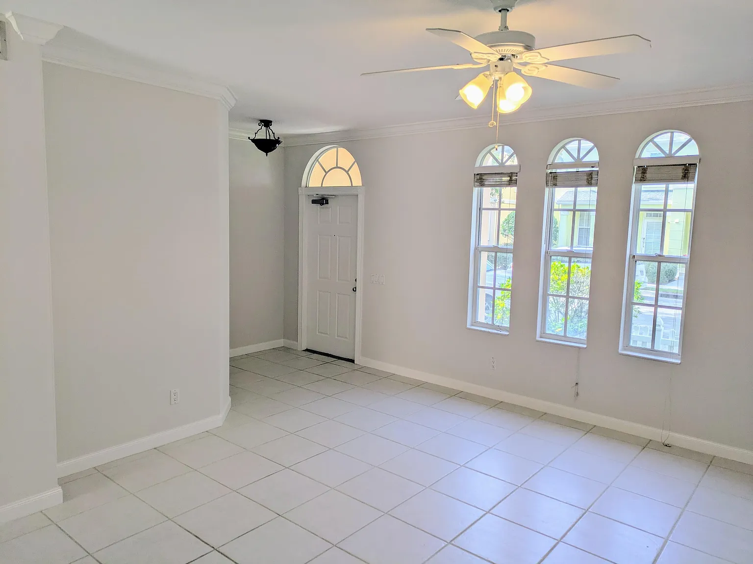3 bed, 2.5 bath, 1785 sqft, $3,650 — Photo 3