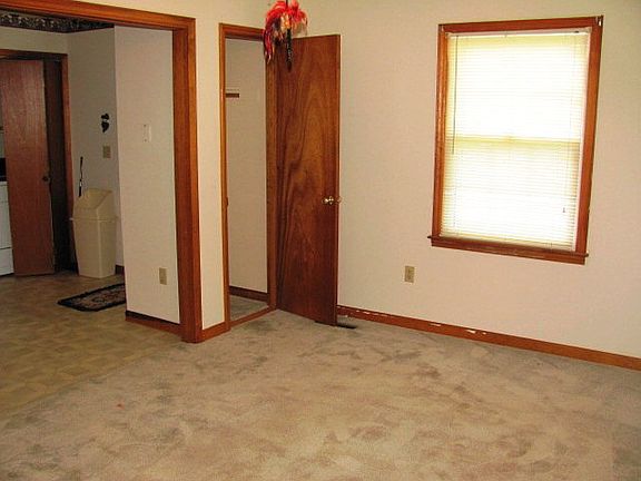 4th image of 921 Forest Lake Dr