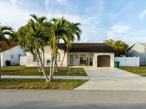 15231 SW 177th Ter, Miami, FL 33187