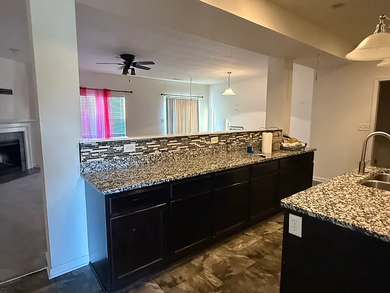 822 Blue Ash Trl — Photo 7