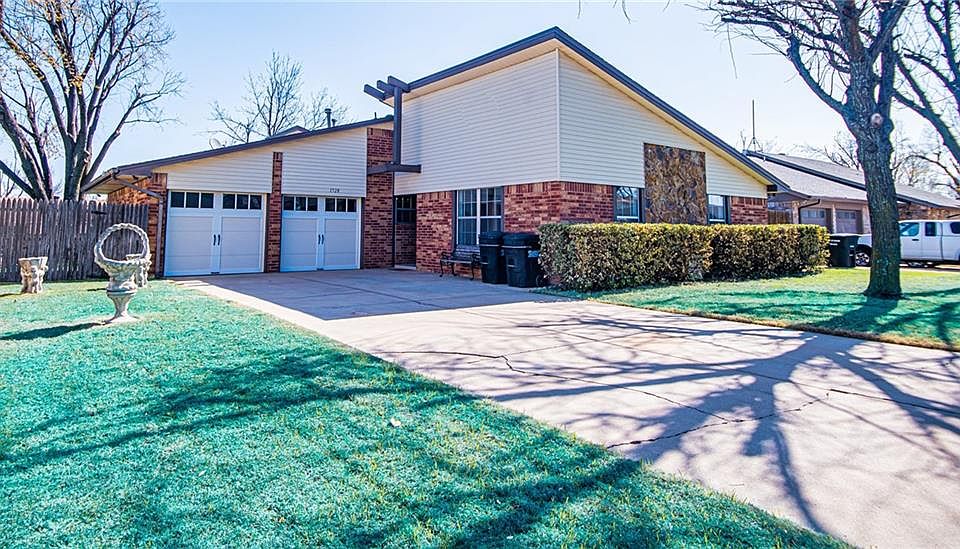 1st image of 1528 Hollow Oak Dr