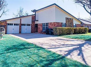 1528 Hollow Oak Dr, Moore, OK 73160