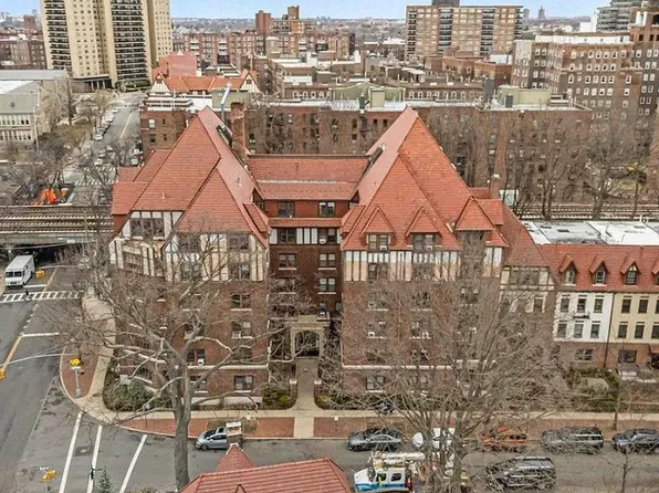 150 Burns St APT 6E, Flushing, NY 11375