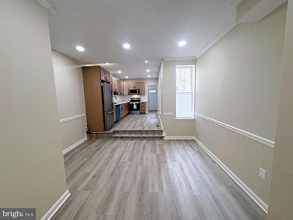 5th image of 203 S Pulaski St