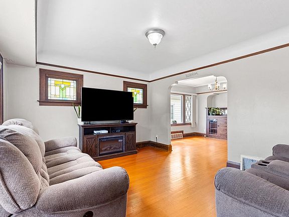 2nd image of 1251 S 53rd STREET