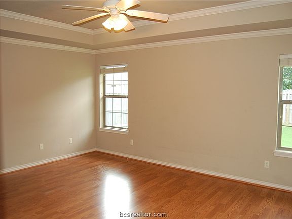 4th image of 219 Rugen Ln