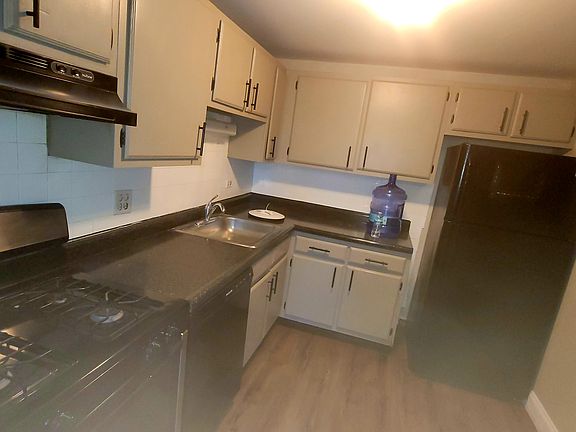 3rd image of 1463 Mercury Dr APT 405