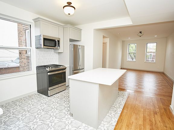 4th image of 29-12 Newtown Ave #3D