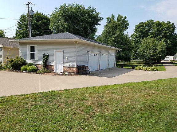 Detached 3 car garage
