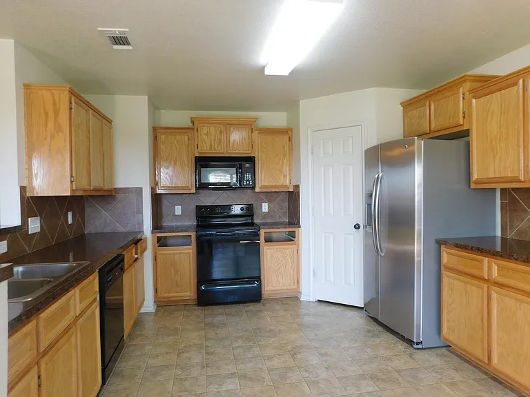 210 Viola Dr — Photo 19