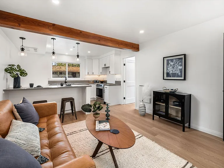 427 W Montecito St — Photo 33
