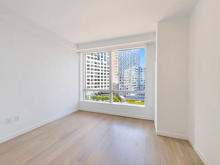 138 Willoughby St #18L — Photo 11