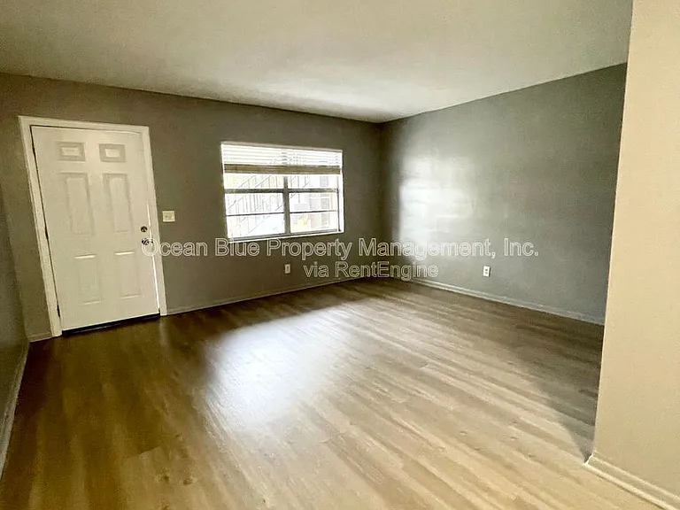 311 S Arcturas Ave #3 — Photo 2
