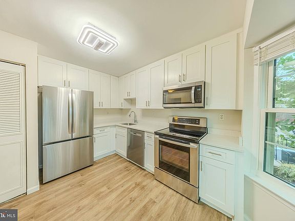 4th image of 4131 Placid Lake Ct #54