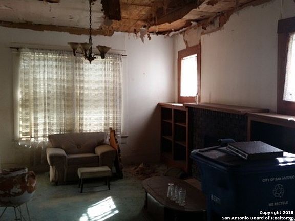 4th image of 831 E Highland Blvd