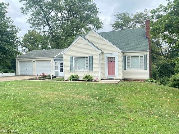 2nd image of 228 Woodridge Dr