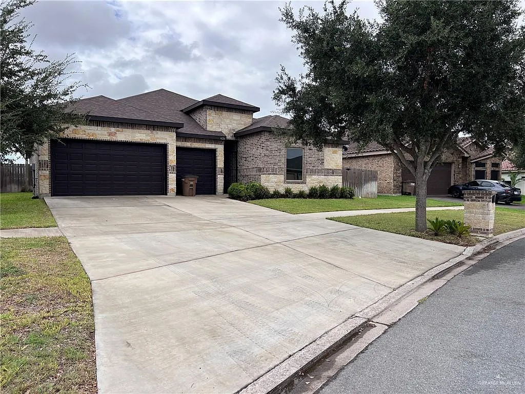 4 bed, 3.5 bath, 2451 sqft, $2,700 — Photo 2