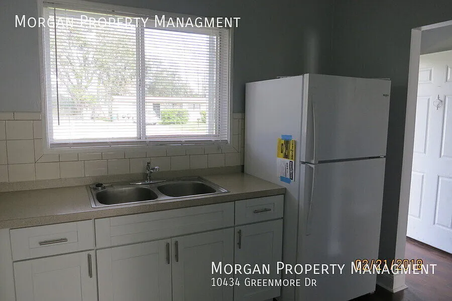 Coming Soon! 3 Br + Bonus Room With Xl Fenced Backyard! — Photo 4