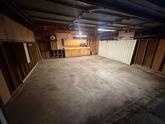 4th image of 105 Chestnut St