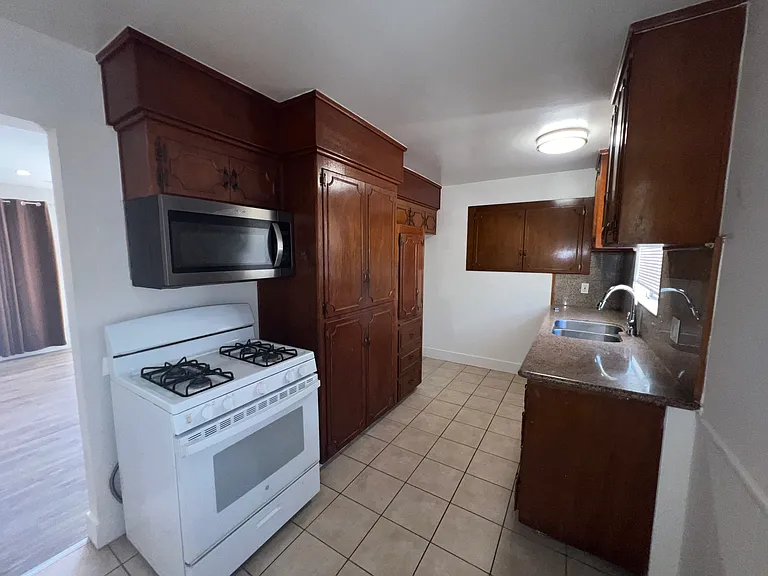 5409 48th Ave — Photo 28