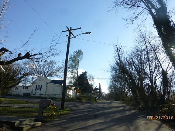 4th image of 302 Mayfield Ave