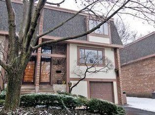 222 Charles Pl, Wilmette, IL