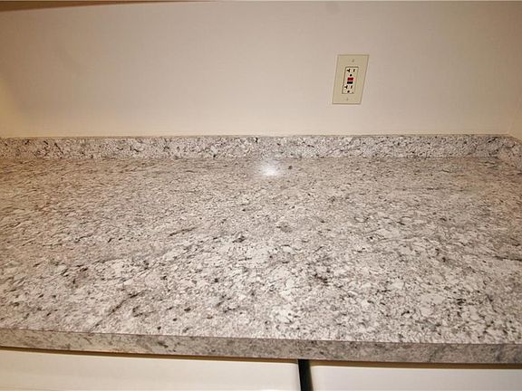 5th image of 4805 London Dr