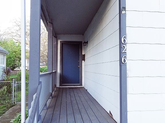 3rd image of 626 S Champion Ave