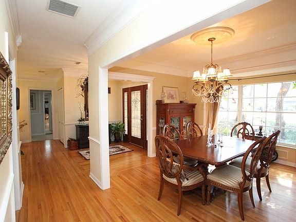 dining room / hall