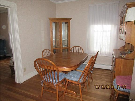 5th image of 250 Loomis St