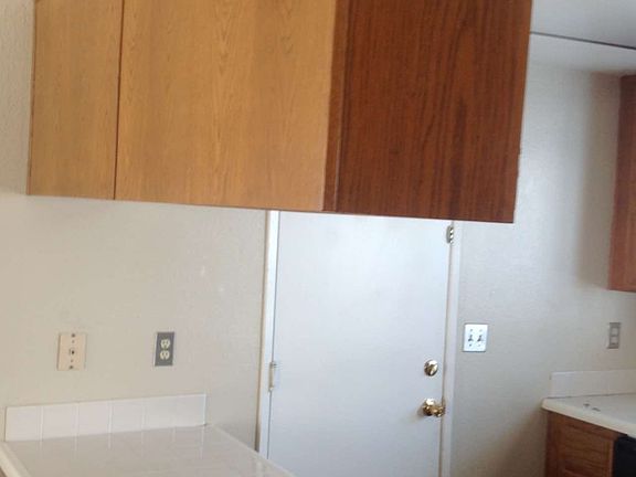 4th image of 27800 Grand Ave