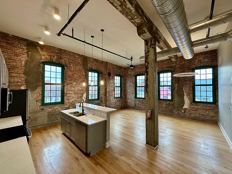 1st image of 144 S Huron St #201