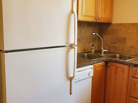 5th image of 4827 N Rockwell St #2EG