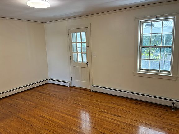 2nd image of 118 N Main St