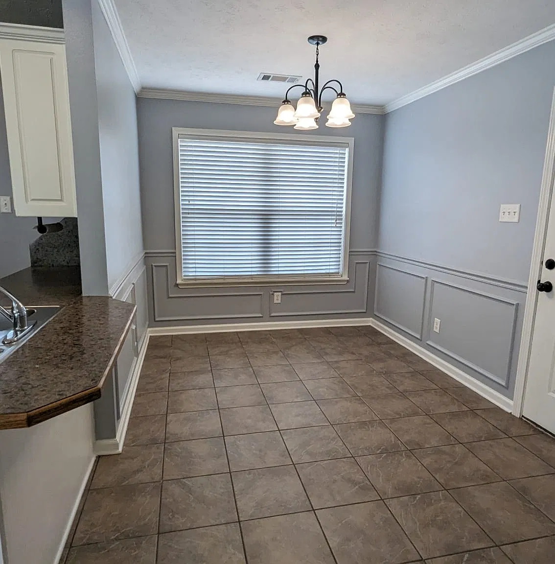 211 Plum Dr — Photo 4