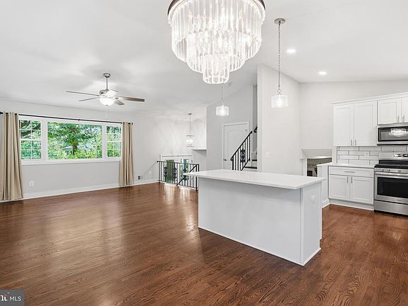 3rd image of 6814 Shrine Ct