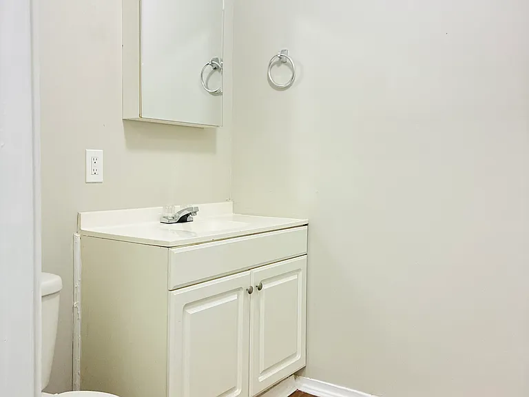 403 S Yates St — Photo 11