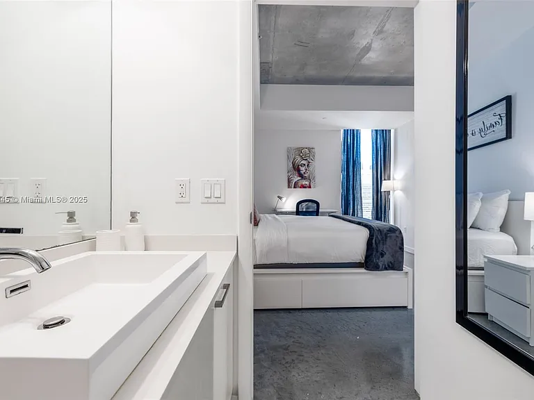 151 SE 1st St #809 — Photo 34