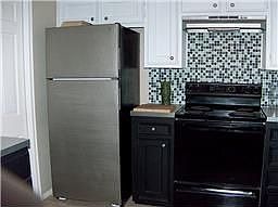 5th image of 4702 Cashel Cir #4