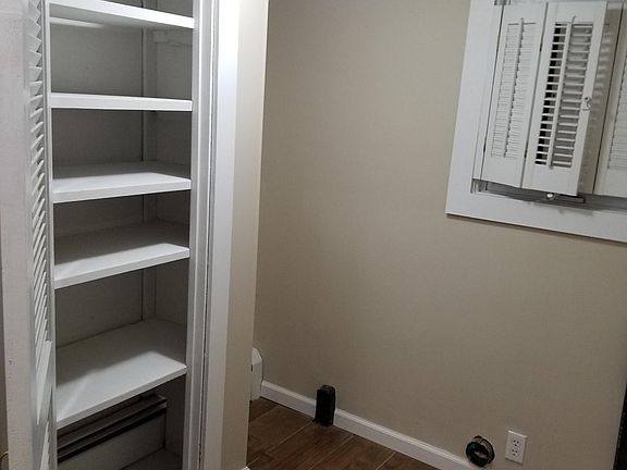 Laundry room. Hookup only