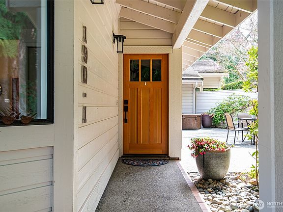 4th image of 190 Bluffs Drive #1