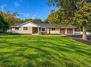 4 Inwood Rd, Saint James, NY 11780